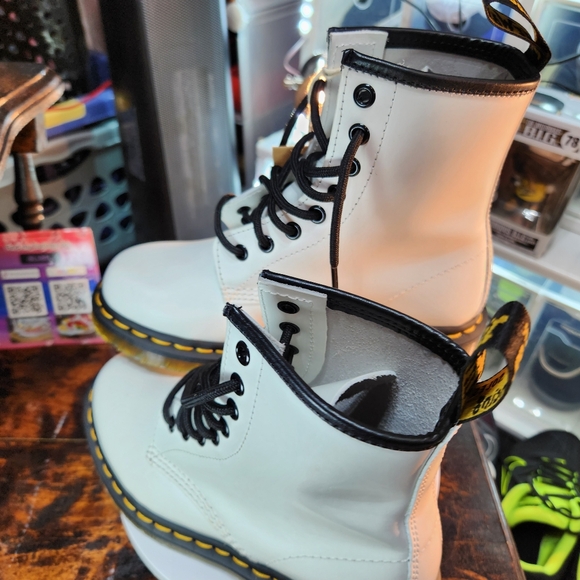 Dr Martens boots - Picture 3 of 7